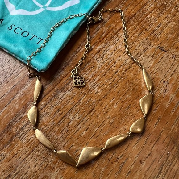 Kendra Scott Kira Collar Necklace in Gold - Picture 3 of 4